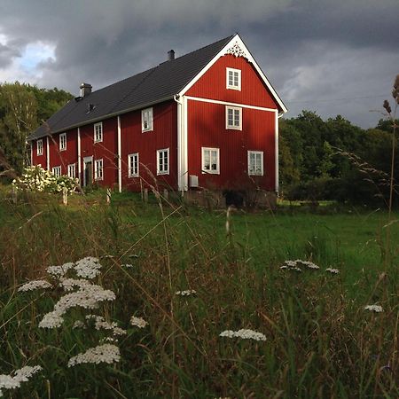 La Maison Rouge De Slaetten Bed And Breakfast Vilshult Экстерьер фото